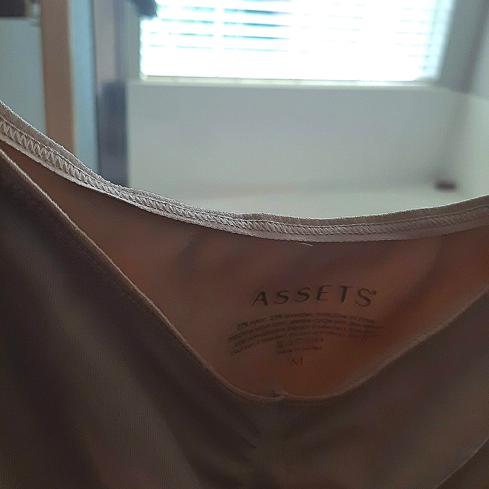Under Wear - Picture 4 of 4